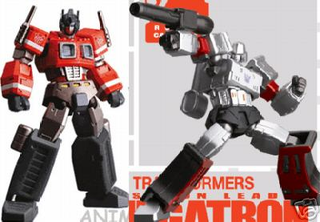 Illustration for article titled Vintage Transformers Kick New Transformers' Ass